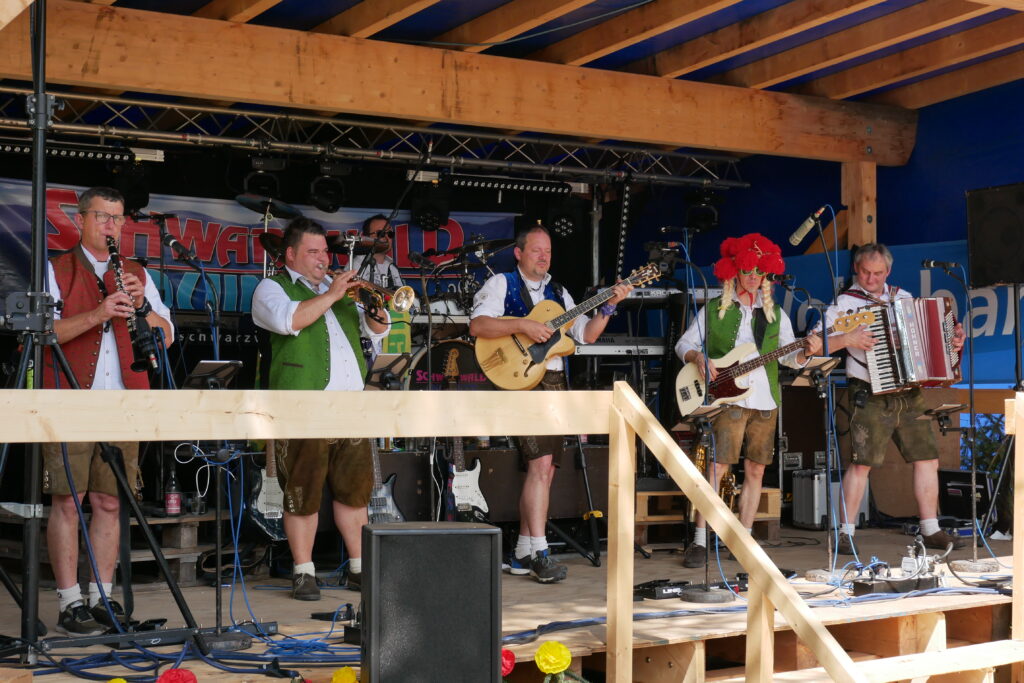Das Orig. Schwarzwald Quintett beim Frühschoppen